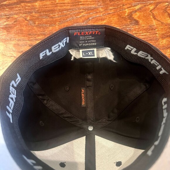 Rare NWT Cabo Wabo Black Hat I Love this Bar In Memory of Toby Keith - Picture 6 of 7